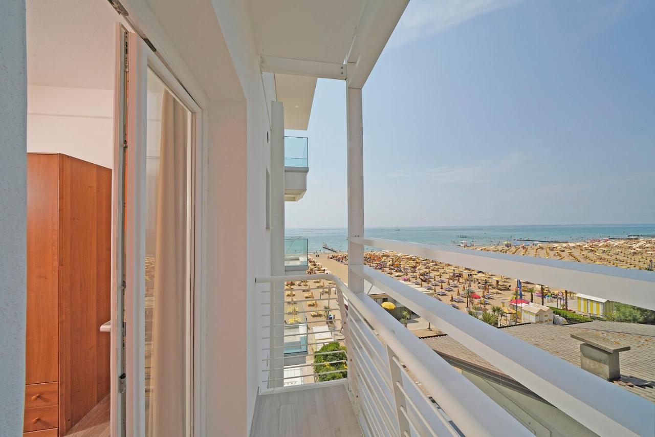 Hotel Strand A Frontemare Lido di Jesolo Bagian luar foto